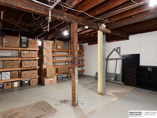403 E 3rd Street, Papillion, NE 68046