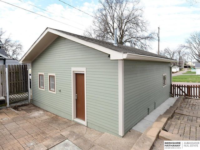 403 E 3rd Street, Papillion, NE 68046