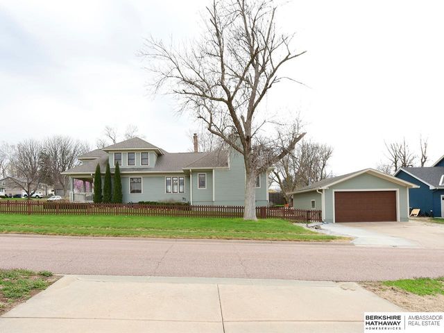 403 E 3rd Street, Papillion, NE 68046