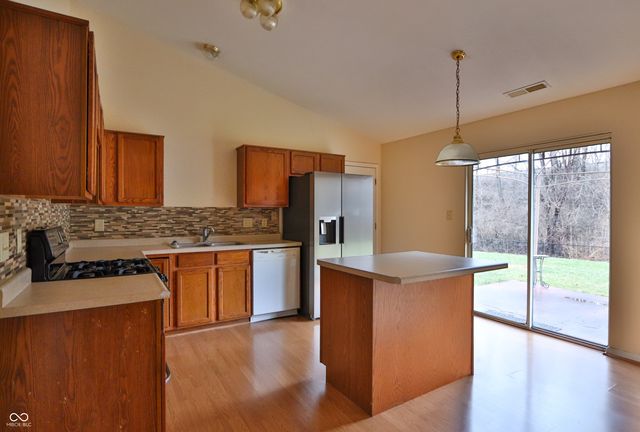 6438 Thistle, Avon, IN 46123