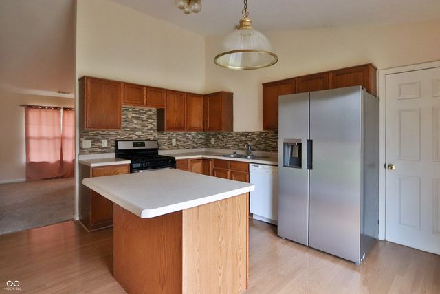 6438 Thistle, Avon, IN 46123