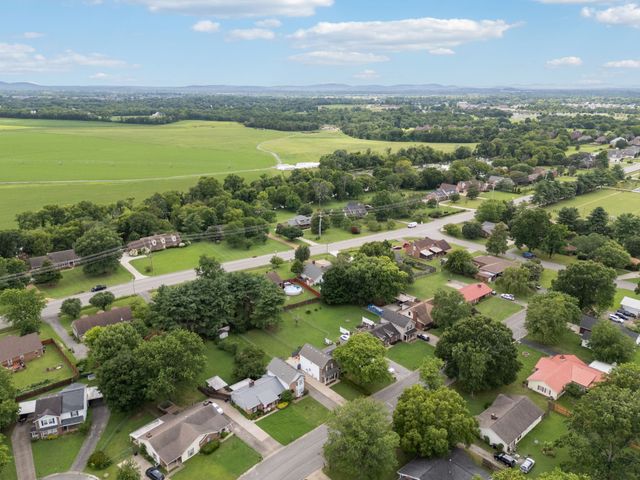 633 Lilly Lane, Murfreesboro, TN 37128