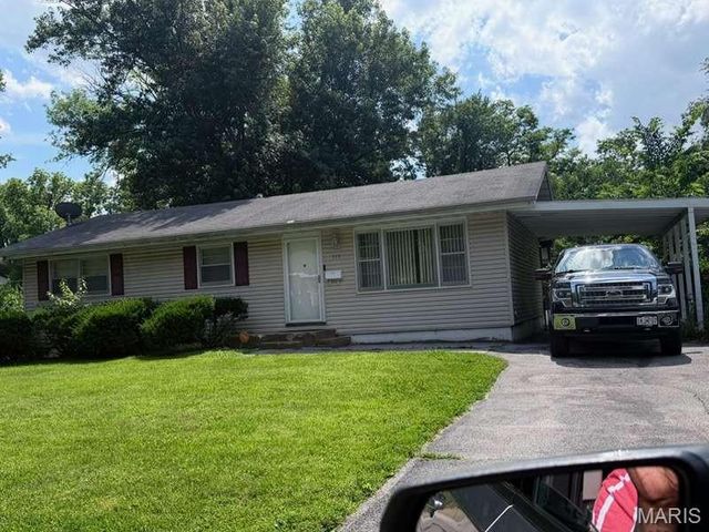 113 Forestwood Drive, St Louis, MO 63135