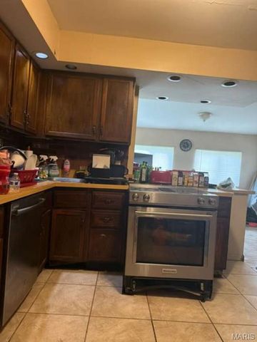 113 Forestwood Drive, St Louis, MO 63135