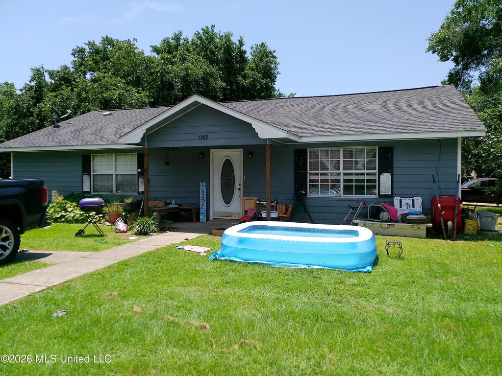 1302 Oakhill Avenue, Gulfport, MS 39507