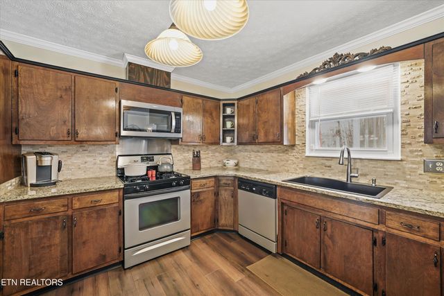 209 Highland Drive, Harriman, TN 37748