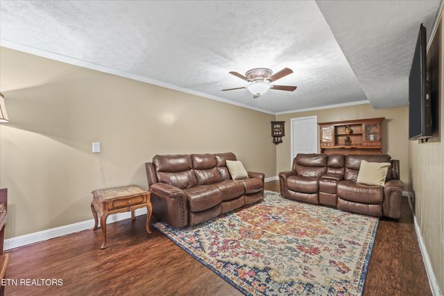 209 Highland Drive, Harriman, TN 37748