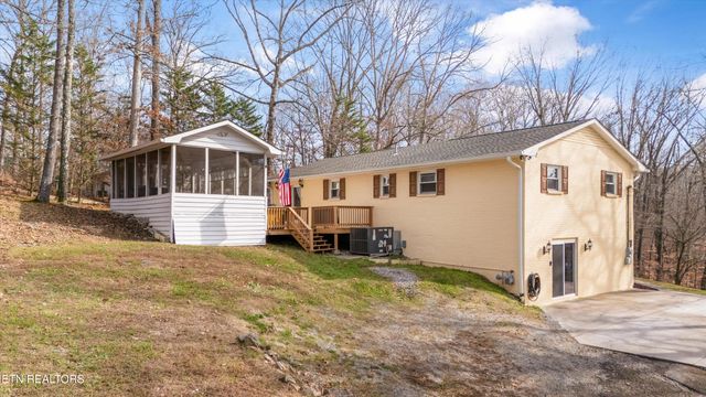 209 Highland Drive, Harriman, TN 37748