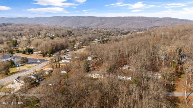 209 Highland Drive, Harriman, TN 37748
