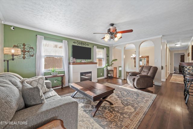 209 Highland Drive, Harriman, TN 37748