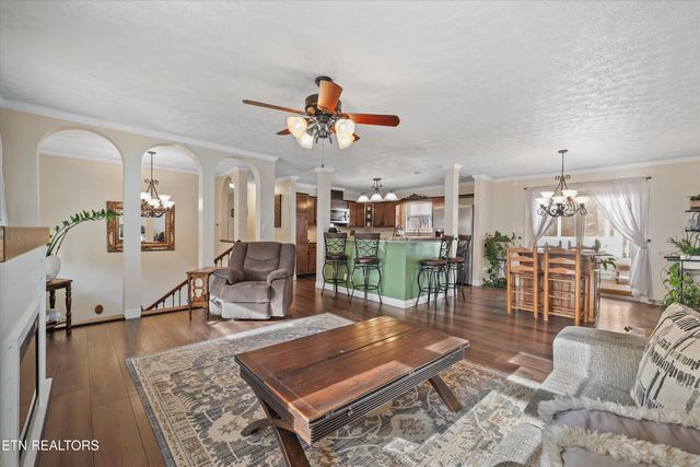 209 Highland Drive, Harriman, TN 37748