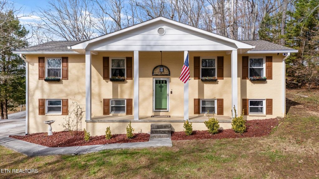 209 Highland Drive, Harriman, TN 37748