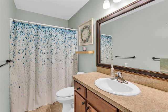 4009 Magnolia Parkway, Jackson, MI 49201