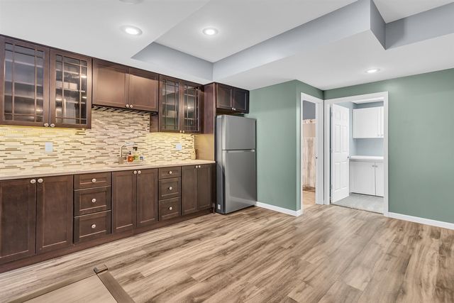 4009 Magnolia Parkway, Jackson, MI 49201