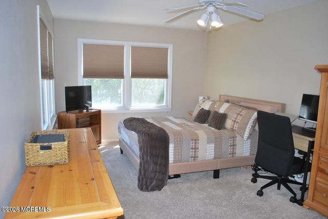 16 Liberty Place, Jackson, NJ 08527