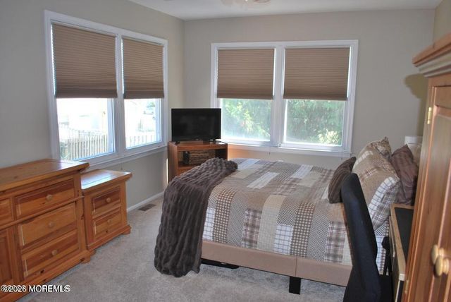 16 Liberty Place, Jackson, NJ 08527