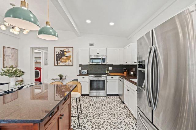 308 E HOLLYWOOD STREET, Tampa, FL 33604