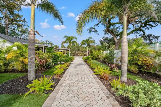 308 E HOLLYWOOD STREET, Tampa, FL 33604