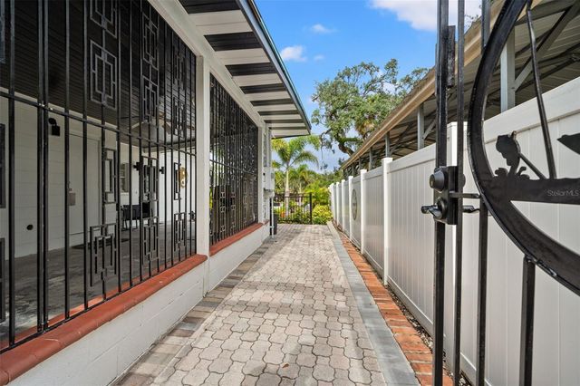 308 E HOLLYWOOD STREET, Tampa, FL 33604