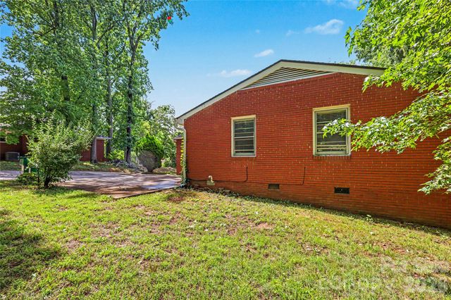 2000 Russell Avenue, Charlotte, NC 28216