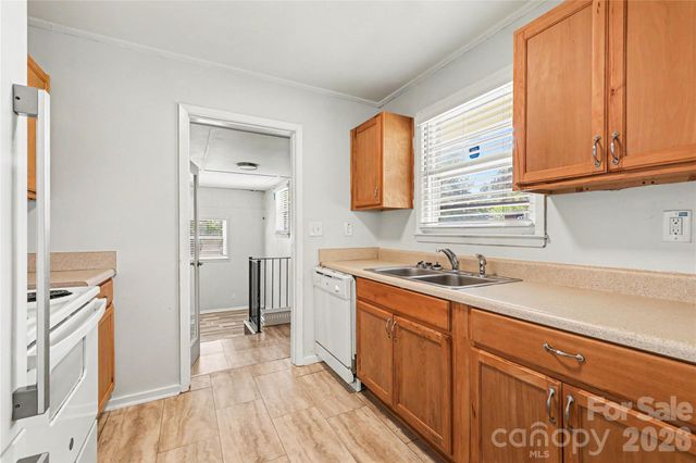 2000 Russell Avenue, Charlotte, NC 28216