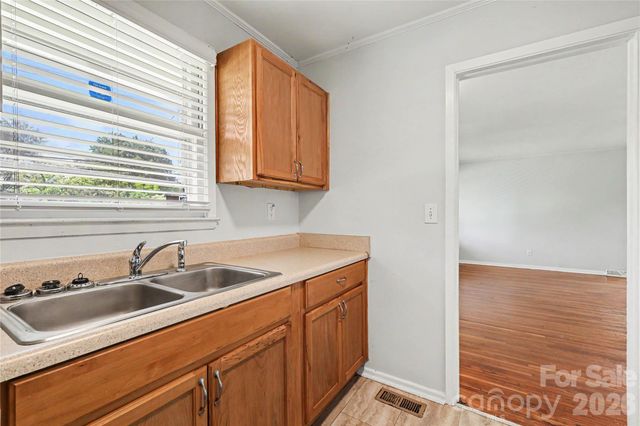 2000 Russell Avenue, Charlotte, NC 28216