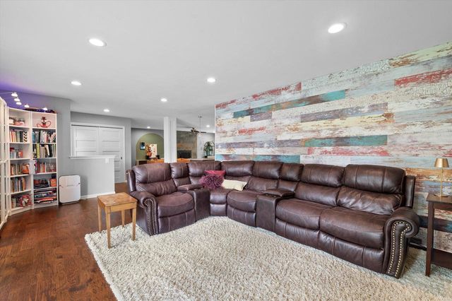 6269 Parkview ROAD, Greendale, WI 53129