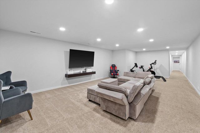 6269 Parkview ROAD, Greendale, WI 53129