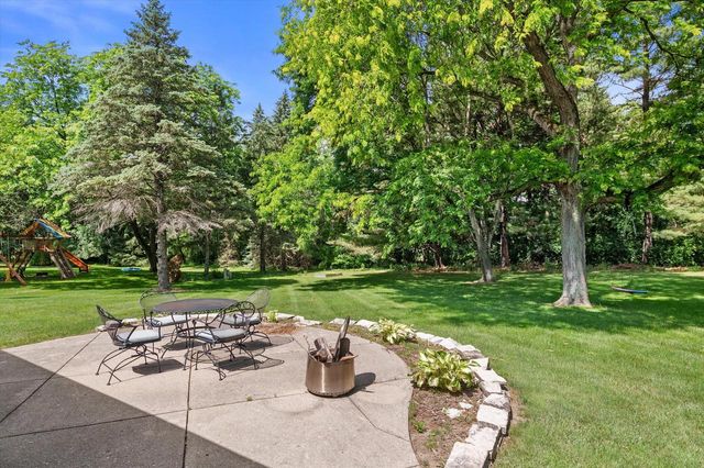 6269 Parkview ROAD, Greendale, WI 53129