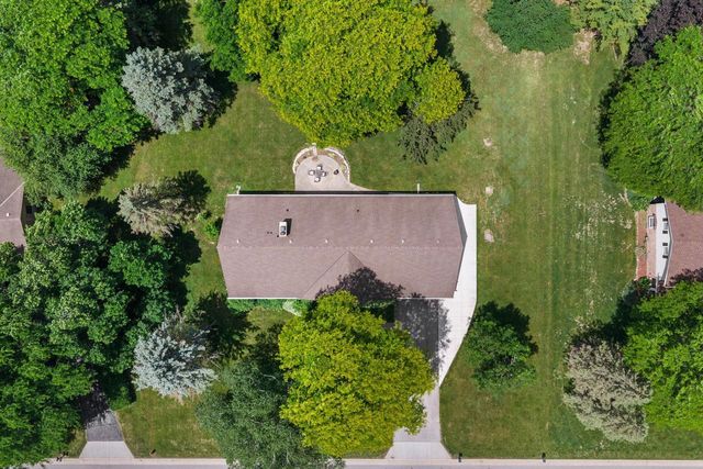 6269 Parkview ROAD, Greendale, WI 53129
