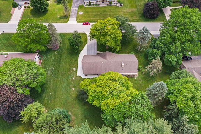 6269 Parkview ROAD, Greendale, WI 53129