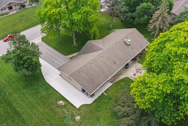 6269 Parkview ROAD, Greendale, WI 53129