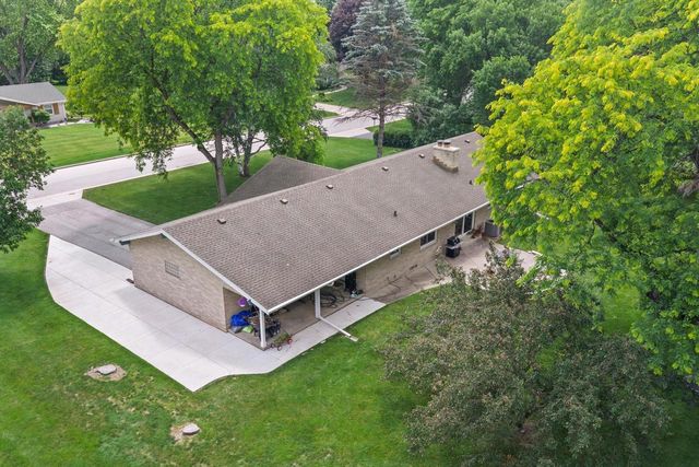 6269 Parkview ROAD, Greendale, WI 53129