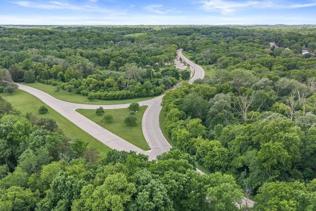 6269 Parkview ROAD, Greendale, WI 53129