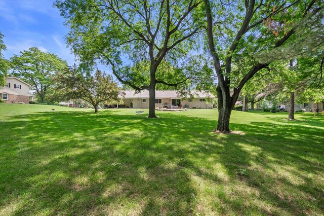 6269 Parkview ROAD, Greendale, WI 53129
