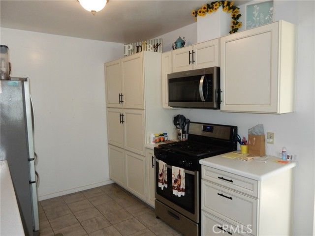 3361 W Thornton, Anaheim, CA 92804