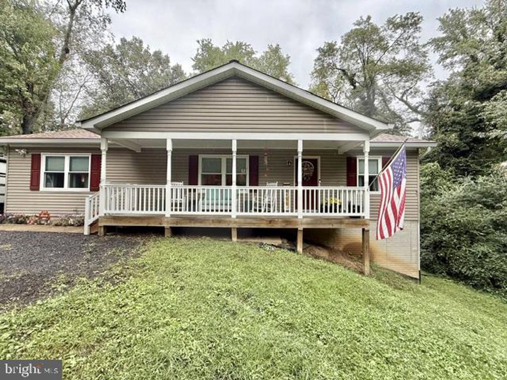 10231 ROOSEVELT LN, King George, VA 22485