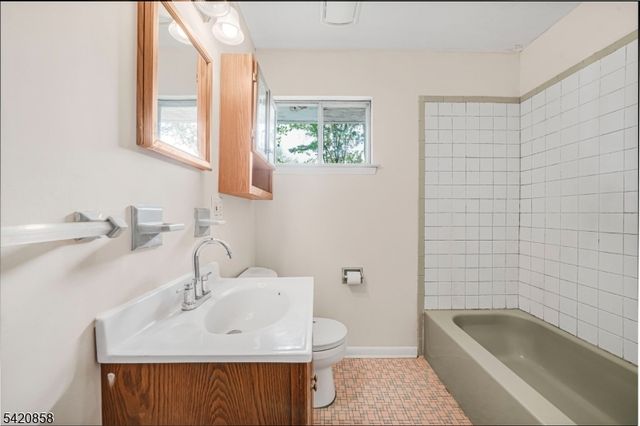 48 Prospect Rd, Parsippany-troy Hills Twp., NJ 07054