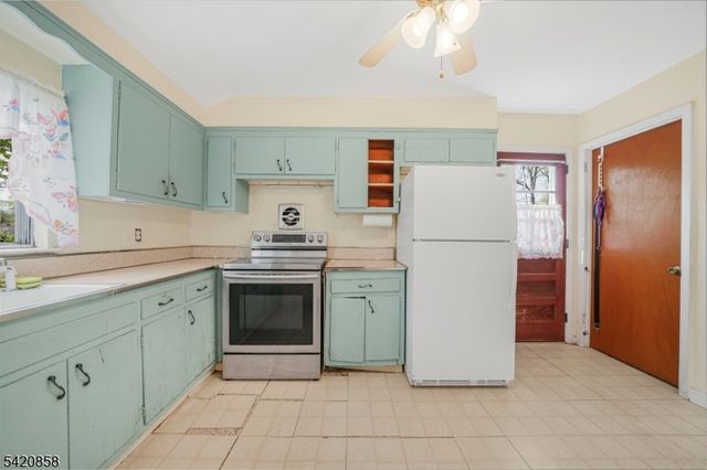 48 Prospect Rd, Parsippany-troy Hills Twp., NJ 07054