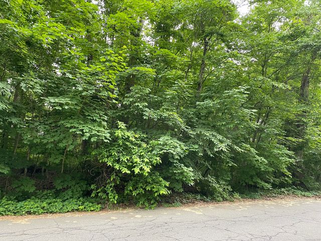 16 Morningcrest Drive, West Hartford, CT 06117