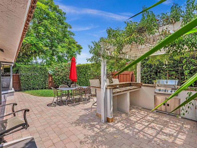 7457 SW 112th Place, Miami, FL 33173