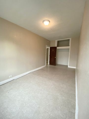 125 N 22nd Avenue, Melrose Park, IL 60160