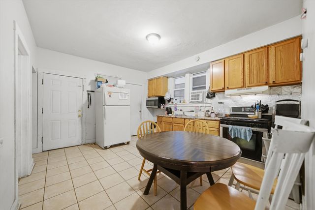 125 N 22nd Avenue, Melrose Park, IL 60160