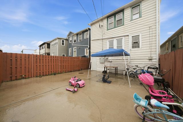 125 N 22nd Avenue, Melrose Park, IL 60160