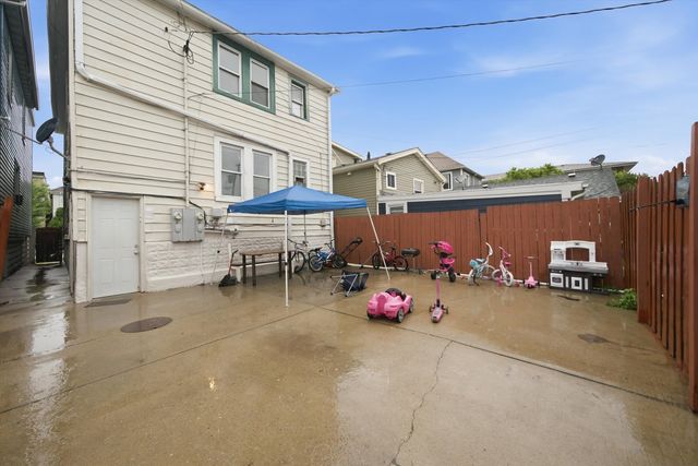 125 N 22nd Avenue, Melrose Park, IL 60160