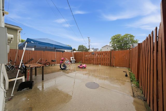 125 N 22nd Avenue, Melrose Park, IL 60160