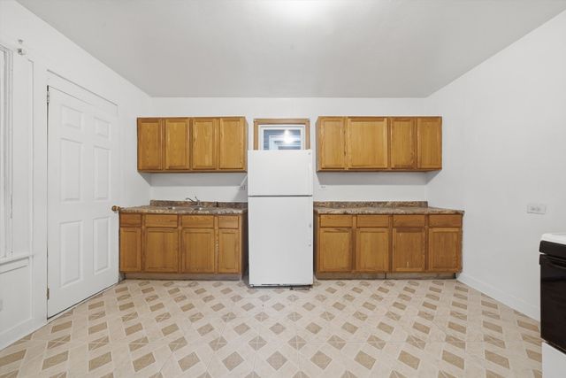 125 N 22nd Avenue, Melrose Park, IL 60160