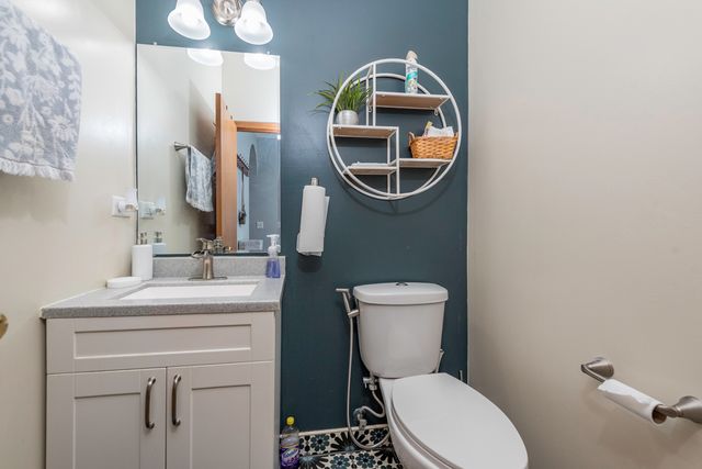 39689 LYNSEE Court, Beach Park, IL 60083