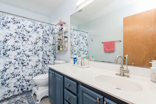 39689 LYNSEE Court, Beach Park, IL 60083