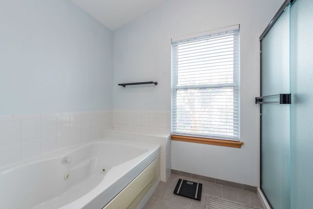 39689 LYNSEE Court, Beach Park, IL 60083